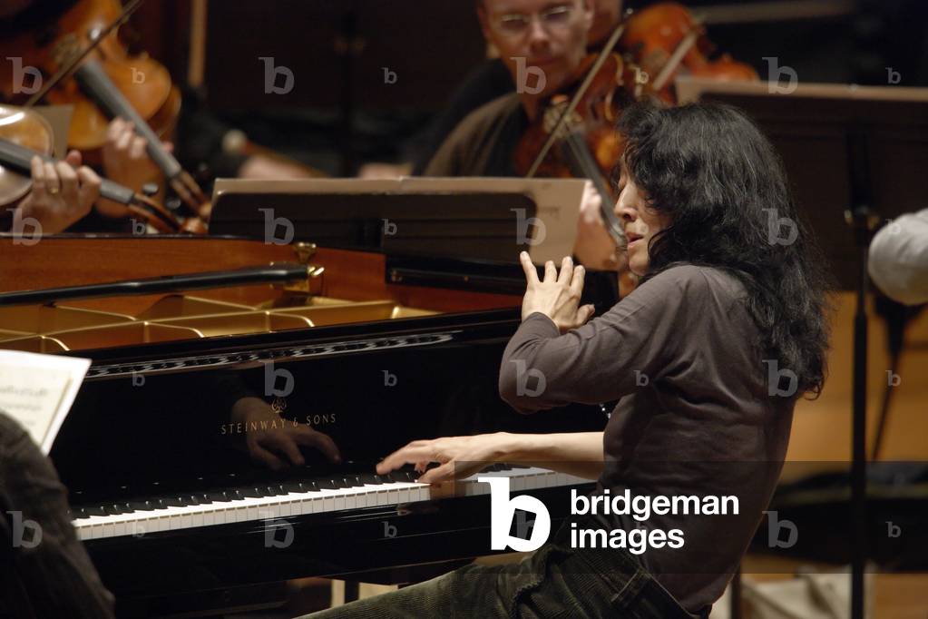 Mitsuko Uchida - portrait