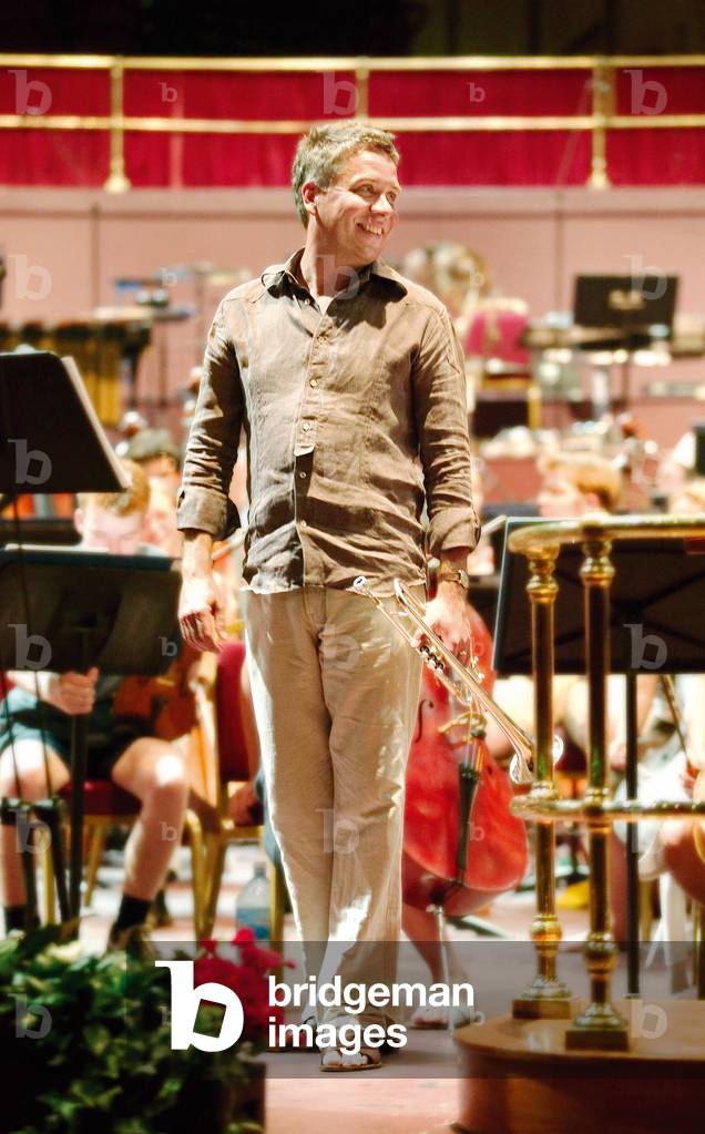 Håkan (Hakan) Hardenberger performing