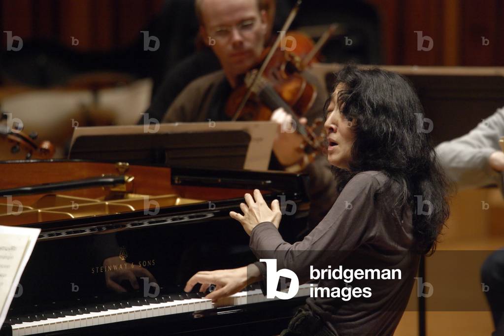 Mitsuko Uchida - portrait