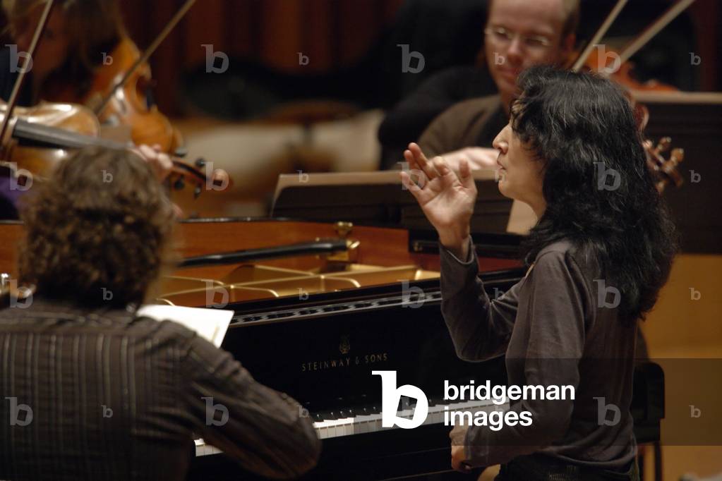 Mitsuko Uchida - portrait