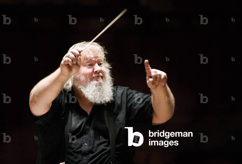 Leif Segerstam conducting with