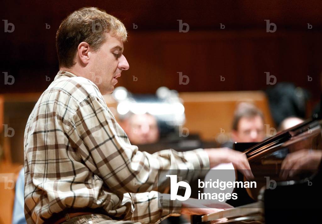 Jean-Ives Thibaudet playing piano