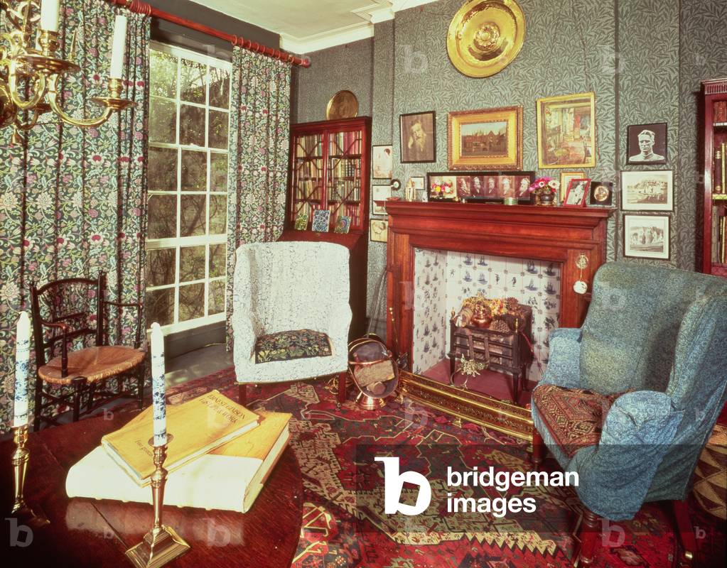 Interior of No.8 Hammersmith Terrace, built c.1735 (photo)