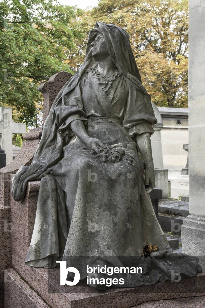 Pere Lachaise cemetery, Paris (photo)