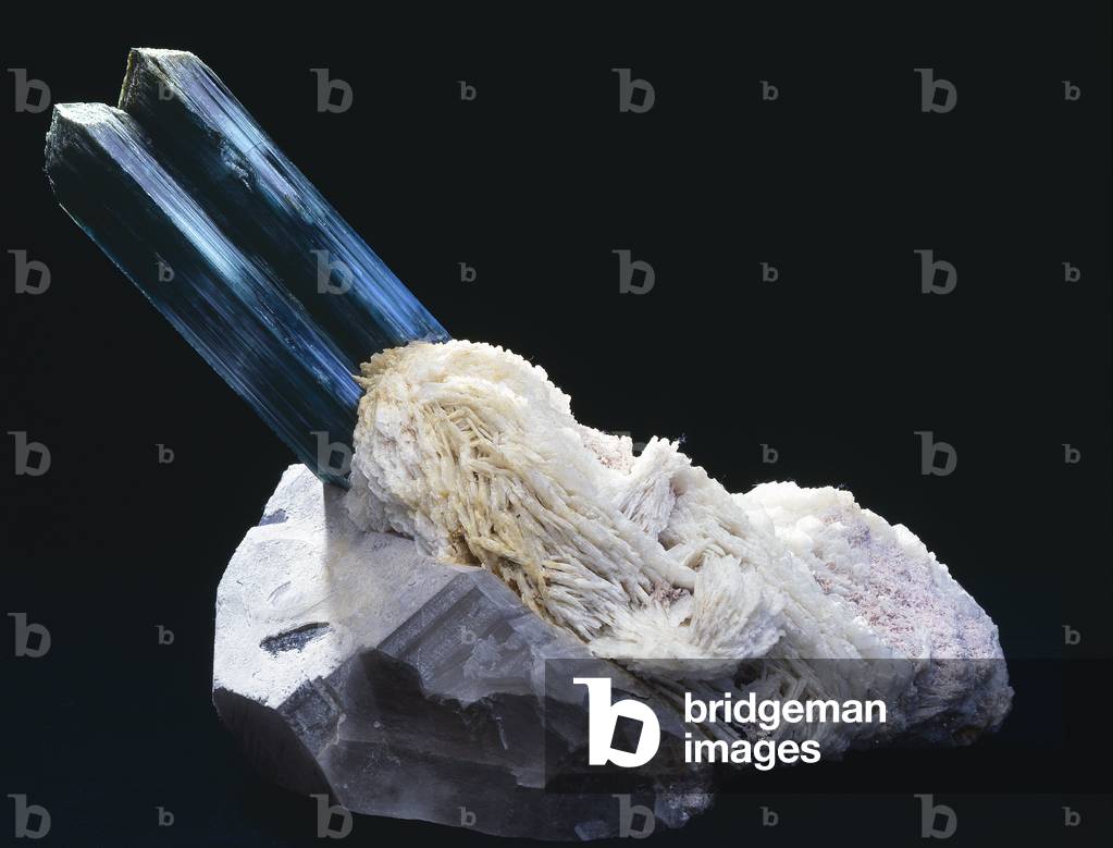 Bild von Fotografie "Turmalin auf Quarz"