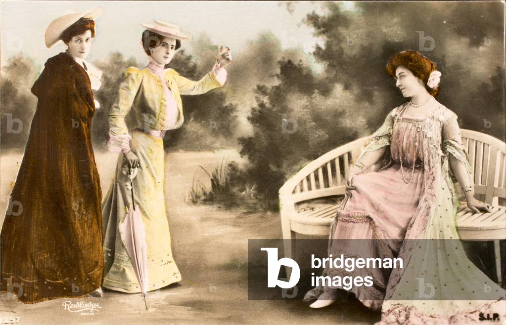 Alte Postkarte/Frau der Belle Epoque