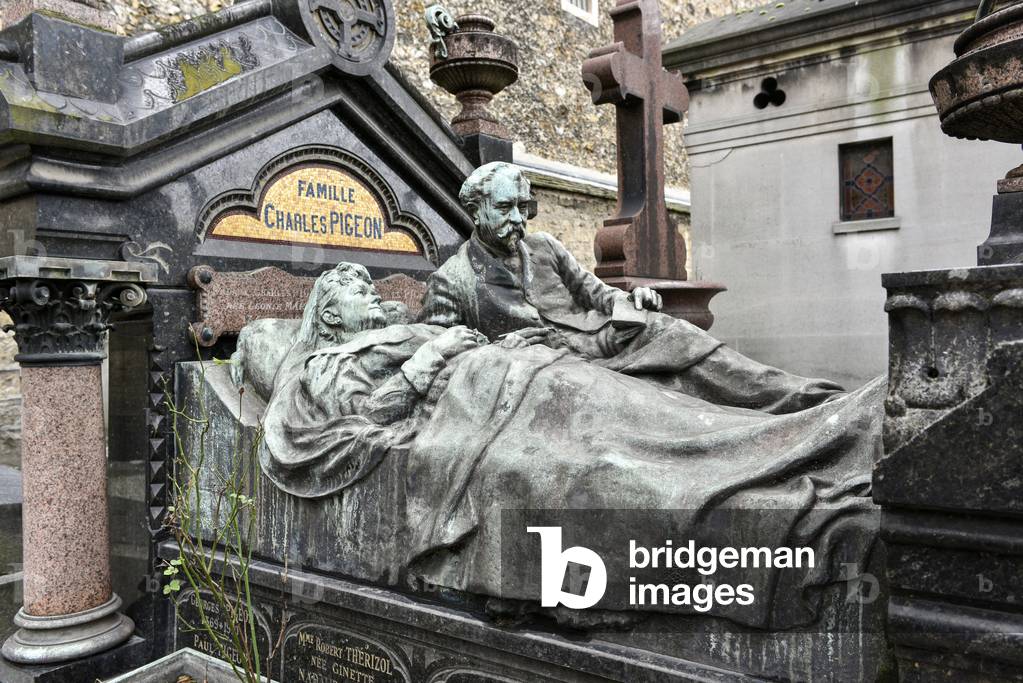 Tomb of the Pigeon Family, (photo)