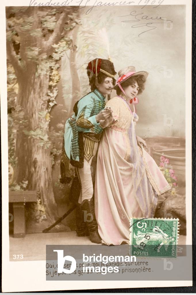 Ancient postcard/Courteous love/Military/Seduction/Woman of the Belle Epoque