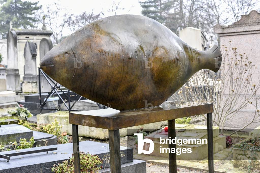 Tomb in the cemetery Du Montparnasse, (photo)