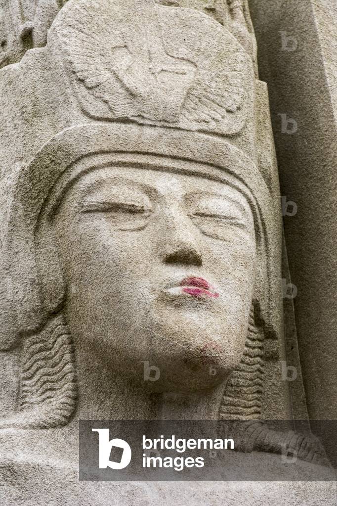 Lipstick kisses on the tomb of Oscar Wilde, Pere Lachaise cemetery, Paris (photo)