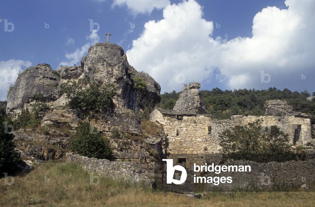 Medievale fortress of the Baumes/Plateau du Larzac/Grands Causses Regional Natural Park/Aveyron/Midi Pyrenees/France