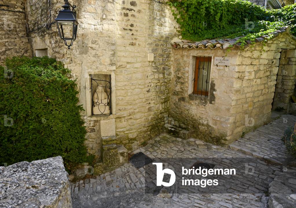 Village of Crestet, Drôme, France (photo)