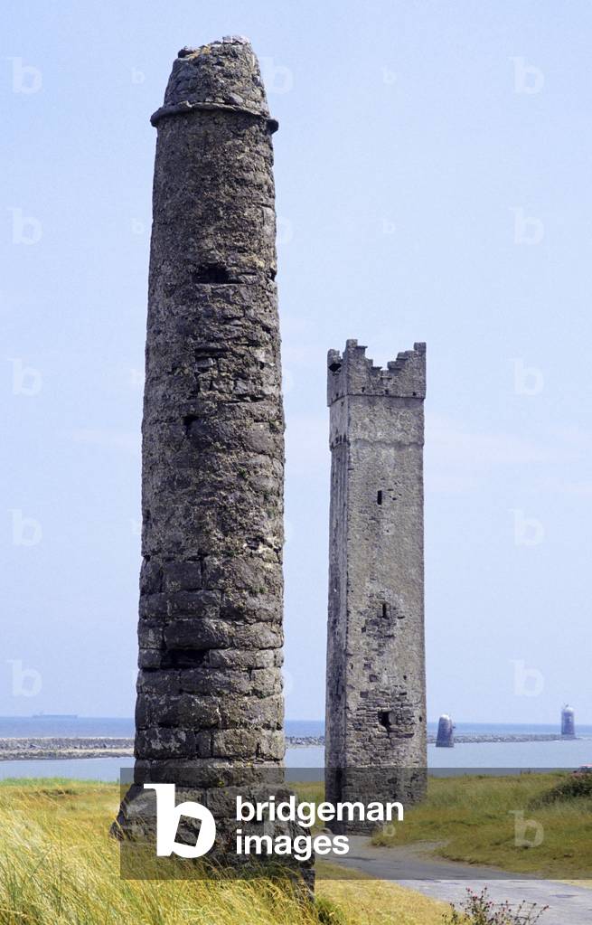 Maiden Tower and the Lady's Finger (photo)
