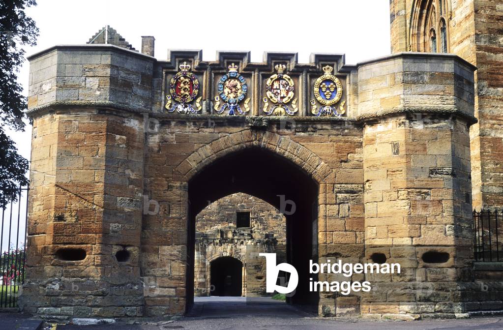 Linlithgow Palace Gateway (photo)