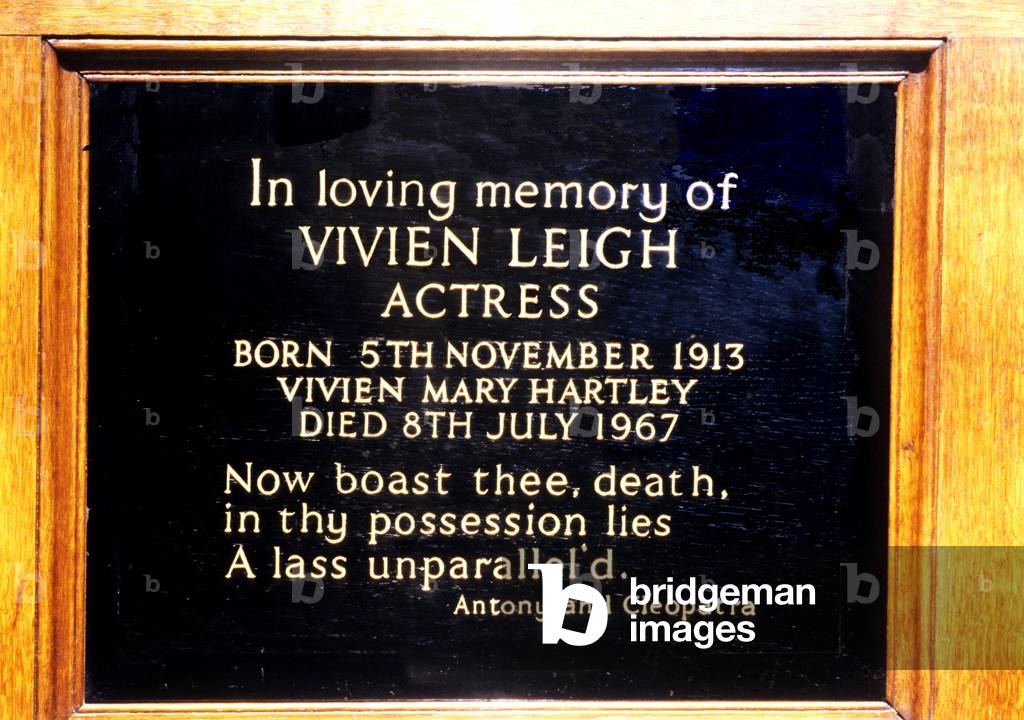 Memorial plaque to Vivien Leigh (wood)