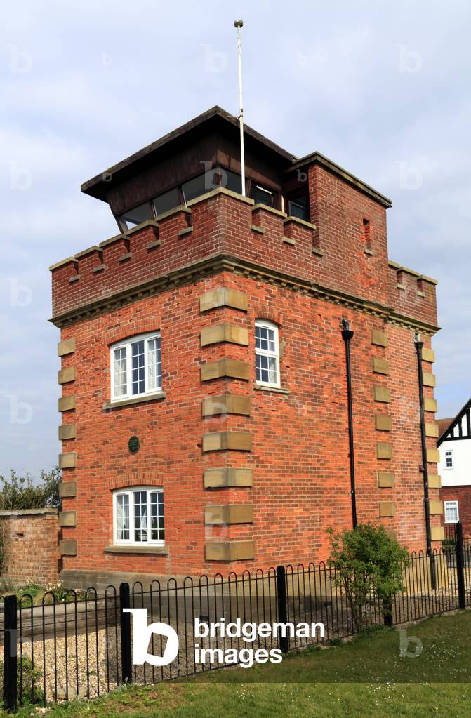 Former coastguard lookout tower and Marconi wartime listening post, on coastal clifftop, Hunstanton, Norfolk (photo)