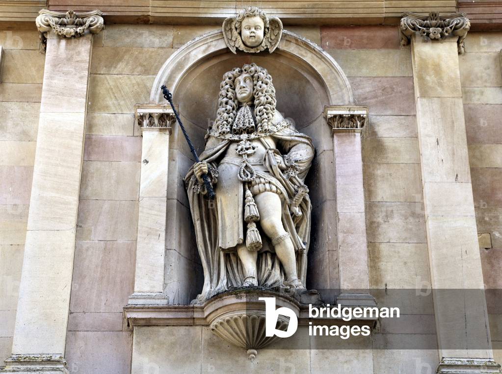 Statue of King Charles, King's Lynn Custom House, Norfolk (photo)