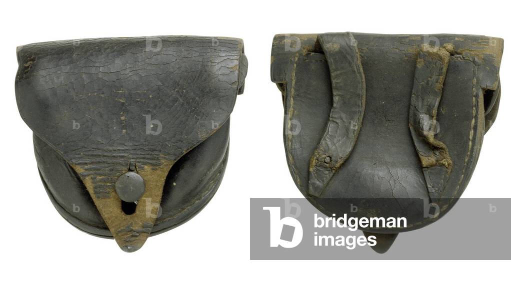 Percussion cap pouch, front and back (leather)