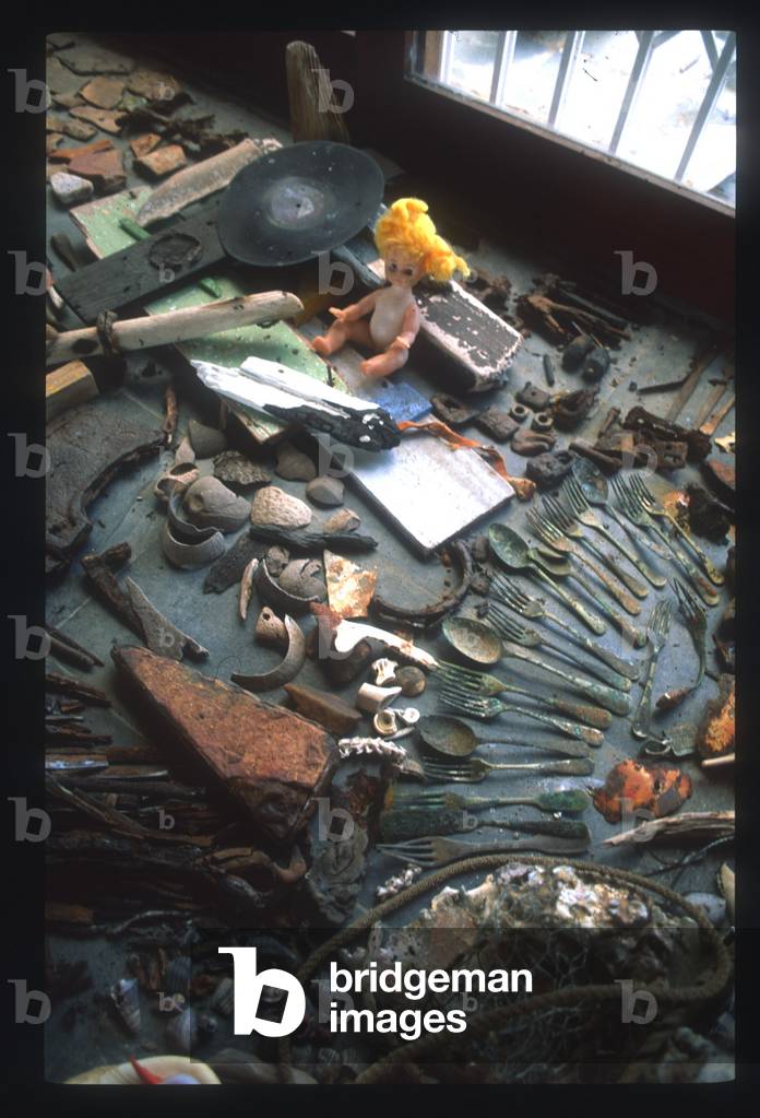 Objets trouvees by Yasuhiro Myagawa