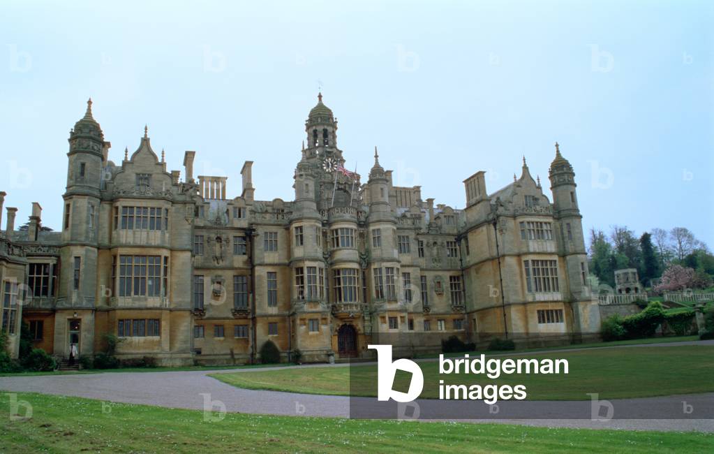 Blick auf die Westfassade, begonnen 1832 (Foto)