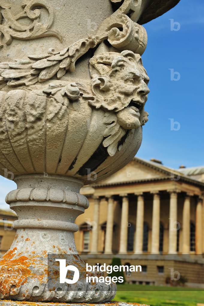 An urn in the garden of Holkham Hall, Norfolk (photo)