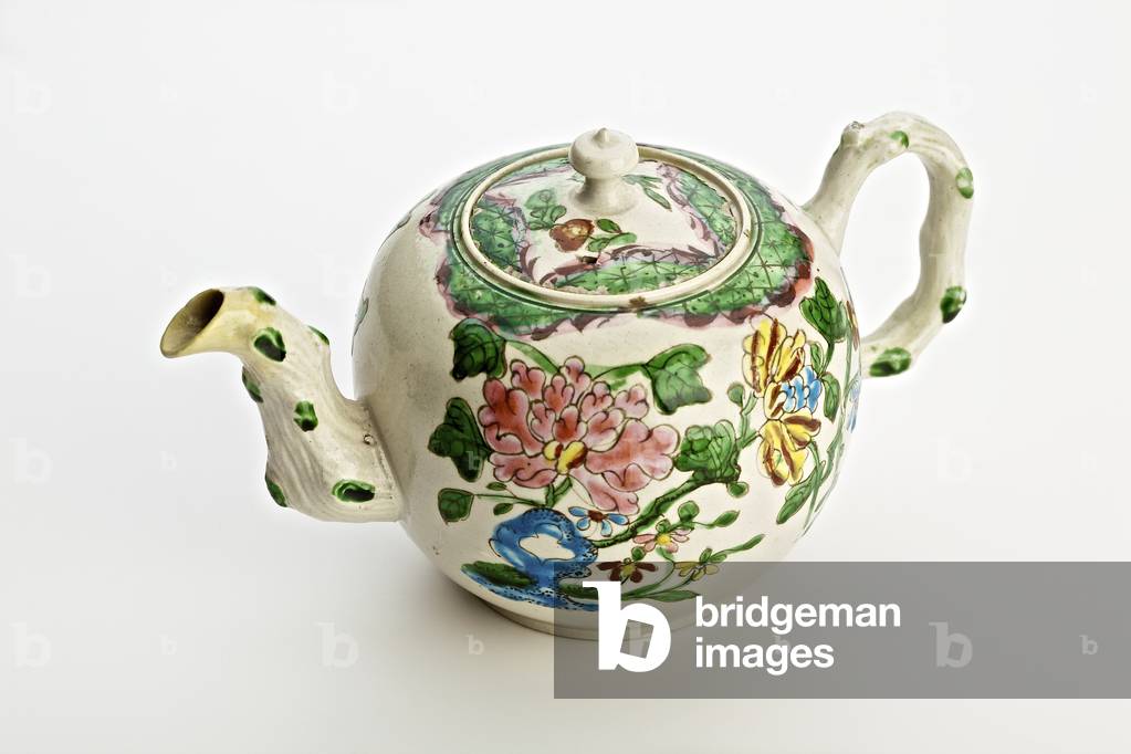 Staffordshire teapot decorated with chrysanthemums, 1760 (salt-glazed earthenware)