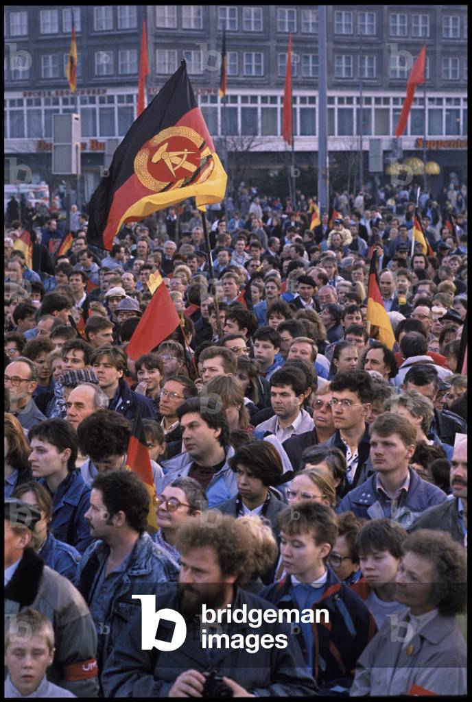 Participants in a Party of Democratic Socialism campaign rally, 10th March 1990 (photo)