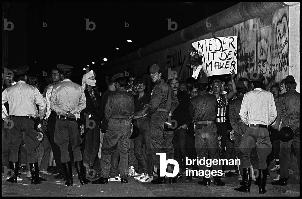 Protest on the 25th anniversary of the building of the Berlin Wall, 1986 (b/w photo)