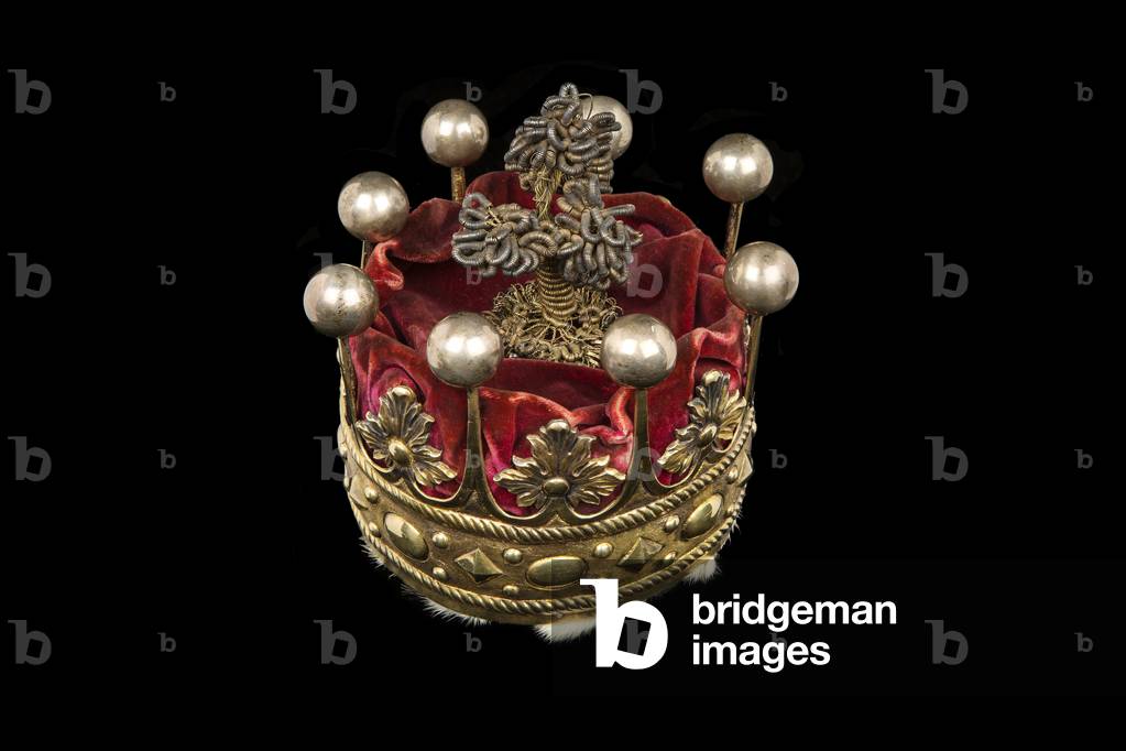 Coronet for a countess, c.1800 (metal, fur & velvet)