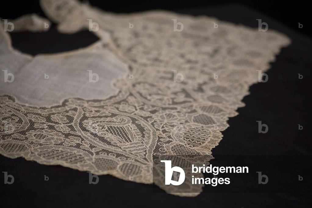Handkerchief with lace border, c.1890-1900 (cotton & lace)