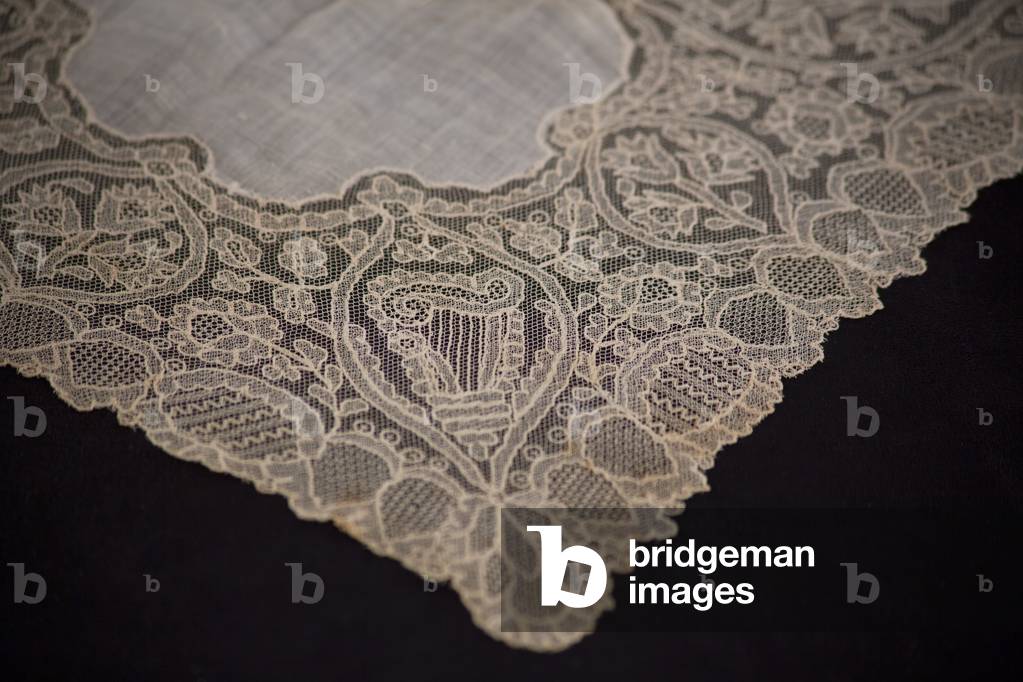 Handkerchief with lace border, c.1890-1900 (cotton & lace)