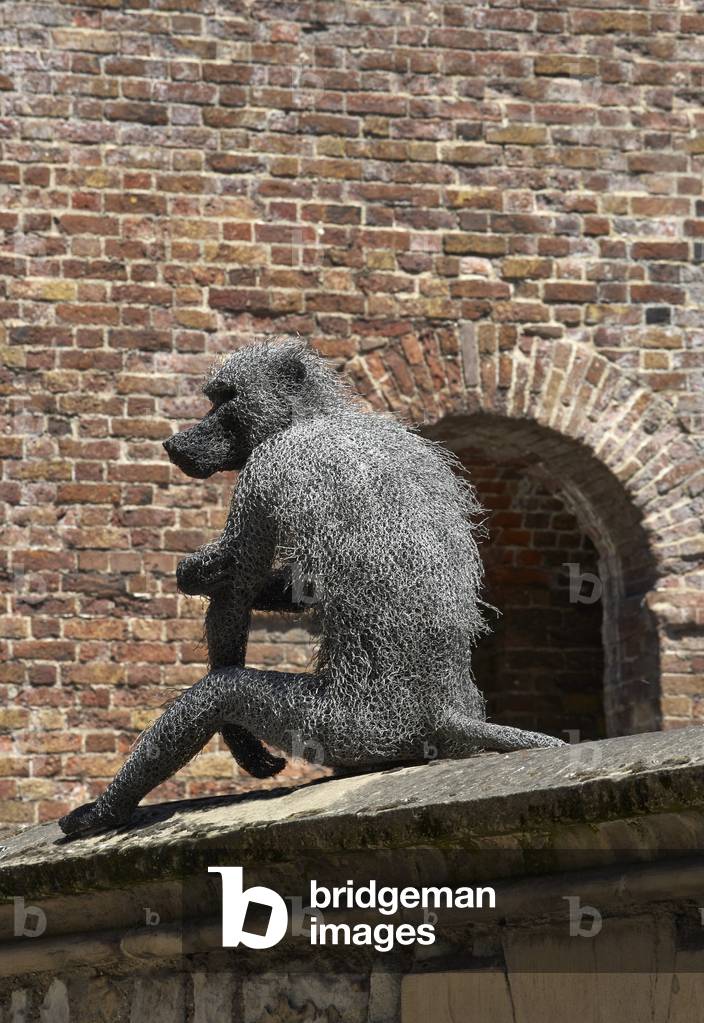 Royal beasts, 2011 (galvanised wire)