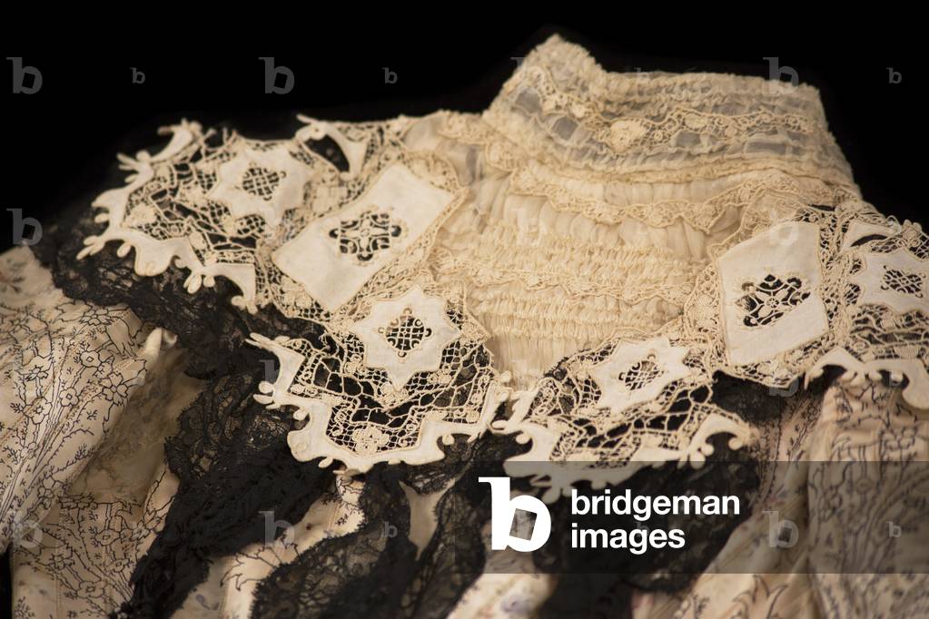 Lady's court dress, c.1905 (satin, chiffon & lace)