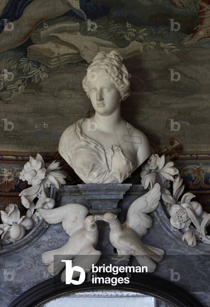 The Queen's Gallery chimneypiece, 1699 (marble)