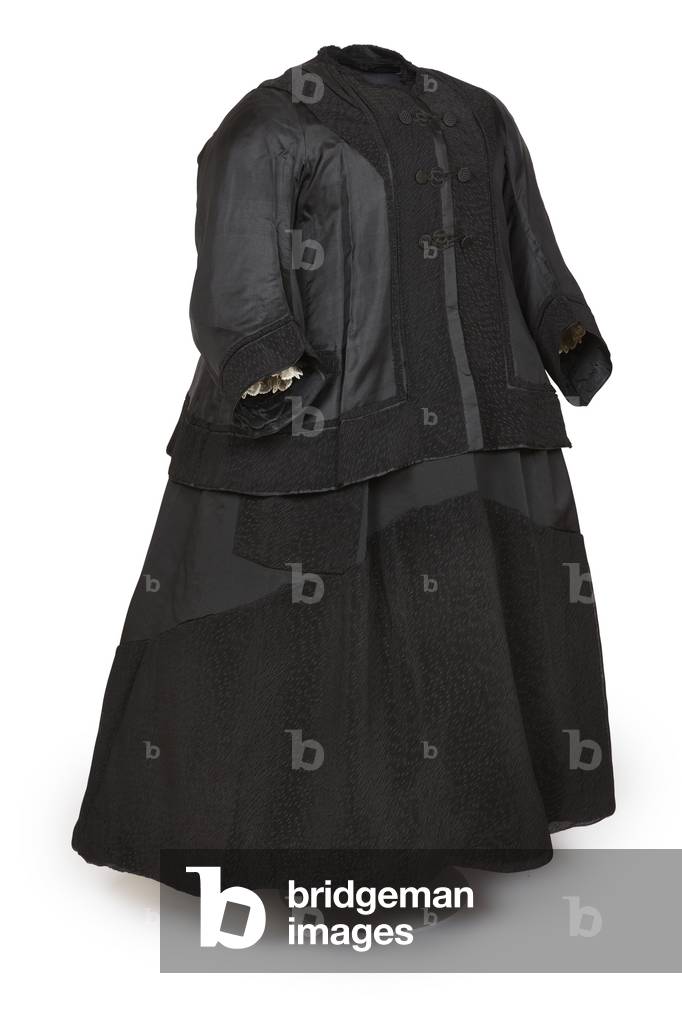 Black day ensemble worn by Queen Victoria, 1900