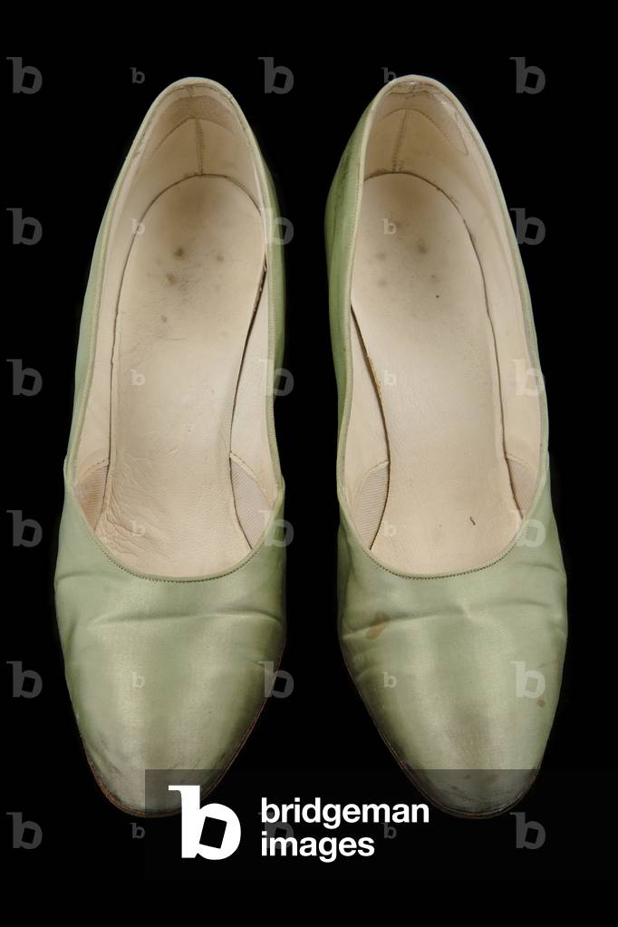 Lady's court shoes, c.1930 (satin) (see also 2625016-17)