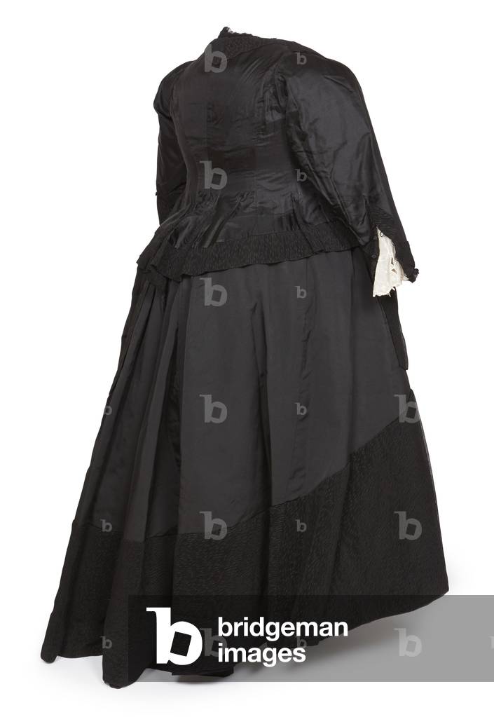 Black day ensemble worn by Queen Victoria, 1900