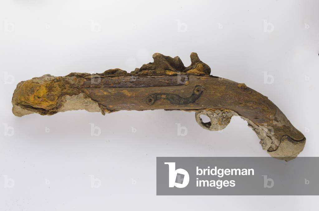 Flintlock pistol (wood & metal)