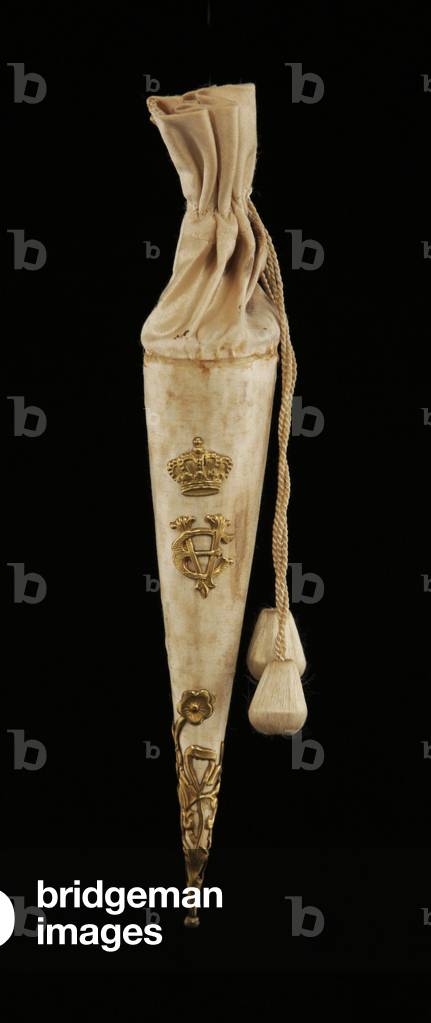 Confetti bag, 1906 (ivory satin with metal gilt decoration)