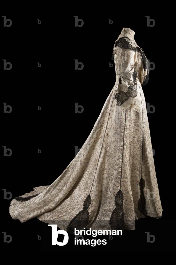 Lady's court dress, Durrient (Glasgow & Edinburgh), c.1905