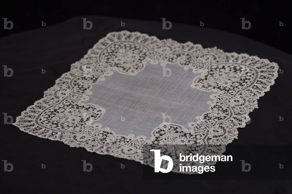 Square table mat with lace border (textile)