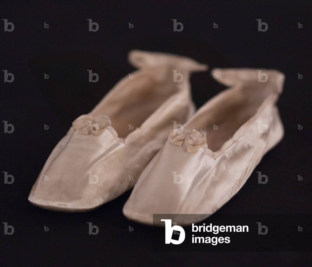 Baby shoes worn by Princess Beatrice, c.1857-59 (silk satin)