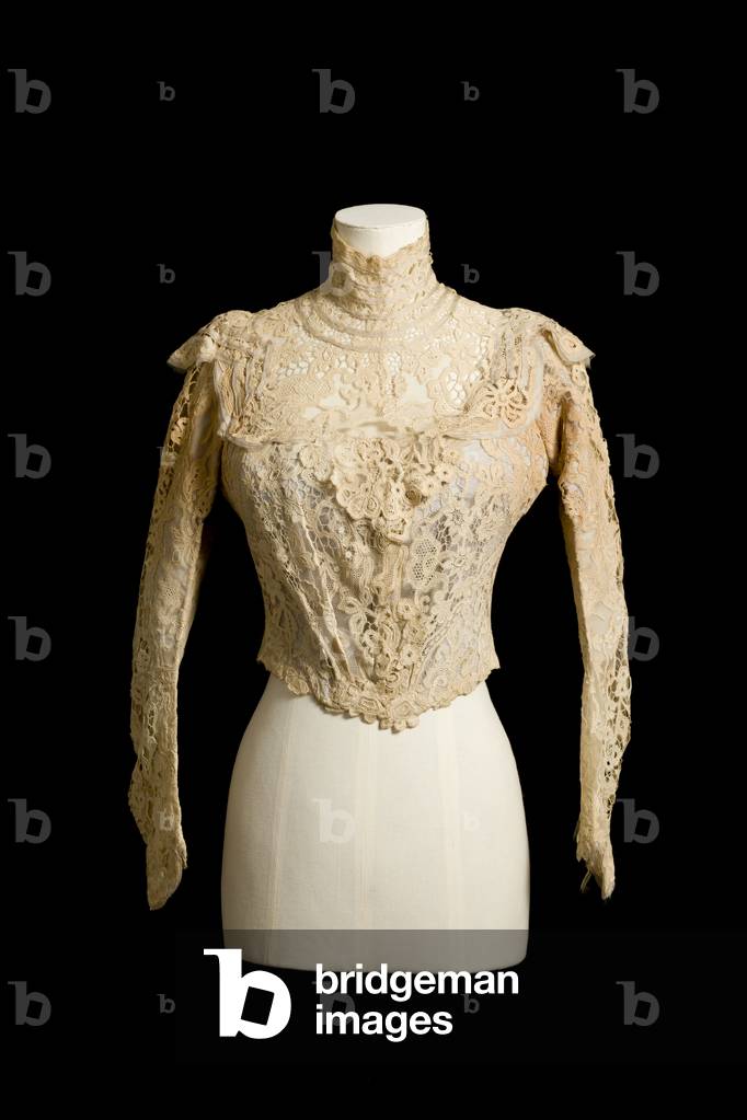 Bodice worn by Queen Alexandra, c.1900 (silk taffeta & lace) (see also 2625081)