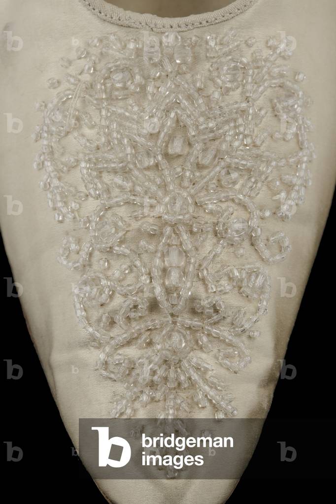 Lady's court shoes, c.1911 (silk satin & glass beads) (see also 2625008-9)