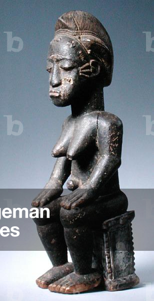 "Baule Sitzende weibliche Figur (Holz)" von African School