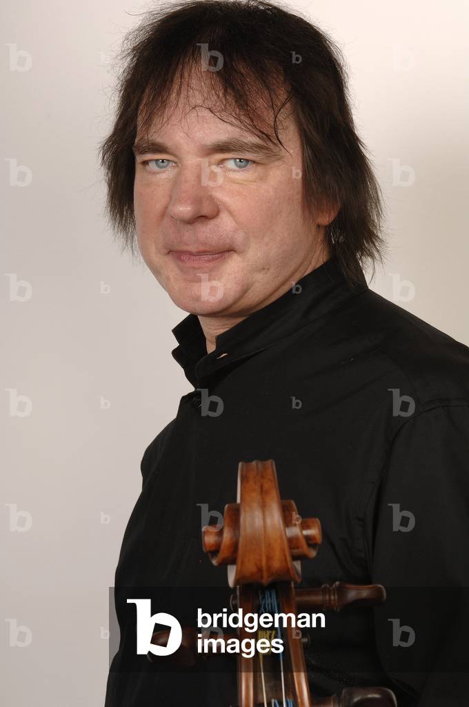Julian Lloyd-Webber - portrait