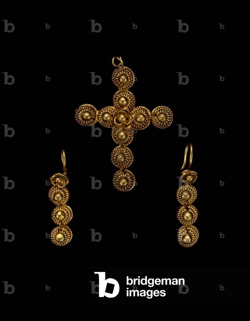 Pendant and Pair of Earrings, 1900-1915 (gold)