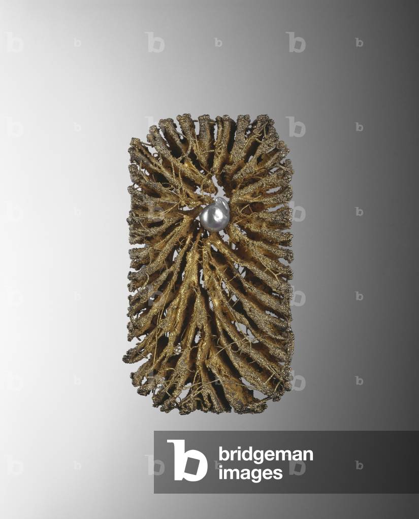 Brooch 16-B, 1968 (silver-gilt & blue baroque pearl)