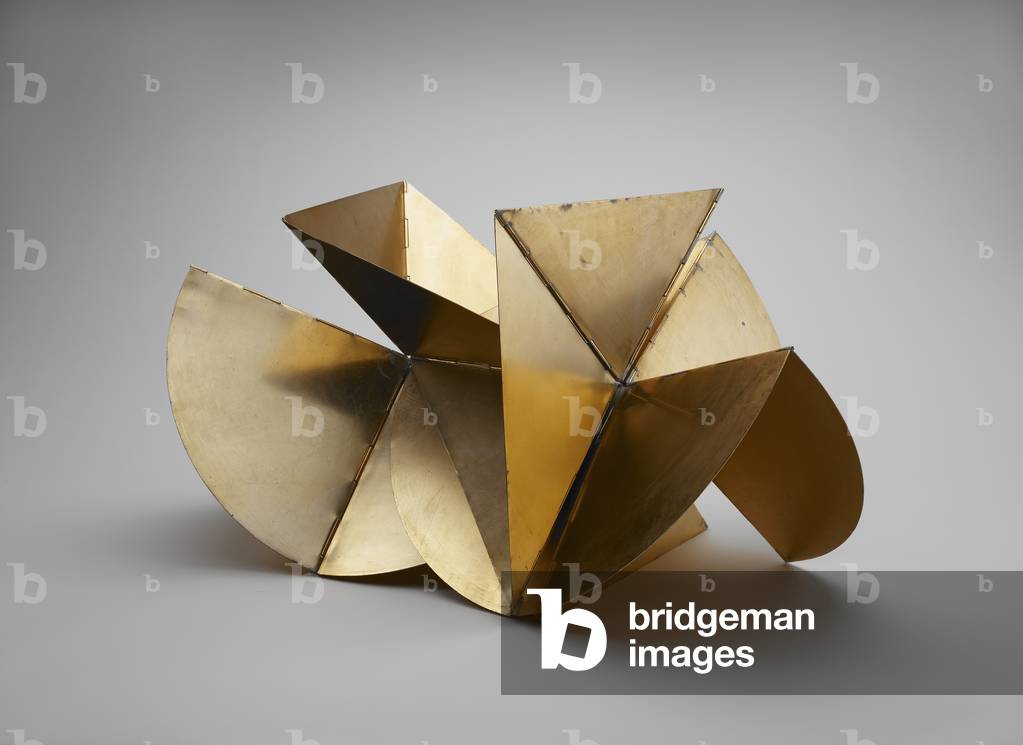 Bicho - máquina, 1962 (gilded metal with hinges)