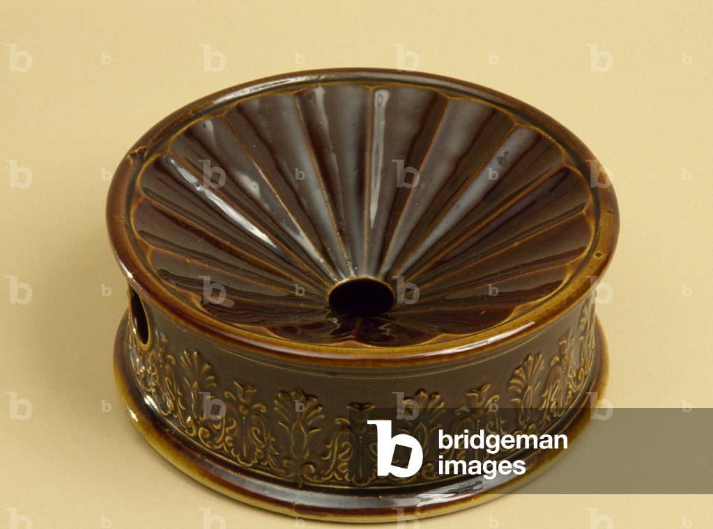 Cuspidor or Spitoon, 1840-1850 (rockingham-glazed stoneware)